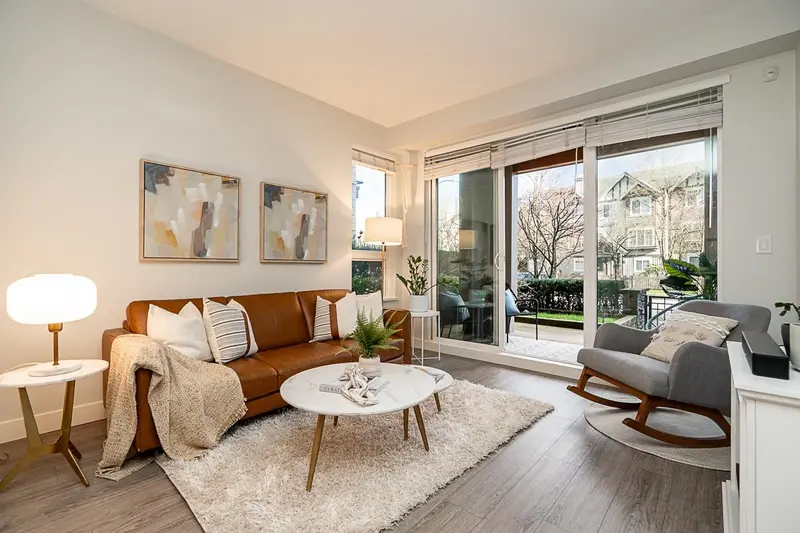 210 3399 NOEL DRIVE - photo 4 of 25