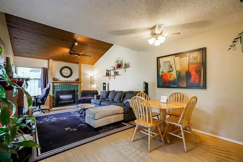 6058 E GREENSIDE DRIVE - photo 2 of 18