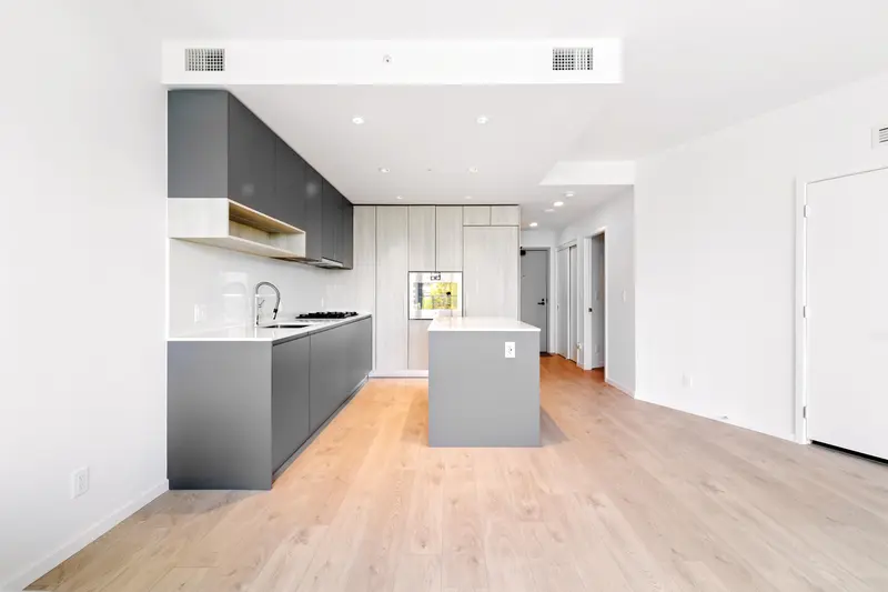 422 6808 MINORU BOULEVARD - photo 3 of 25