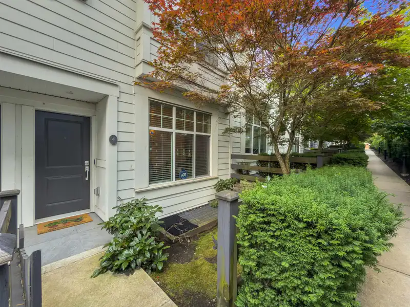 4 13636 81A AVENUE - photo 1 of 32