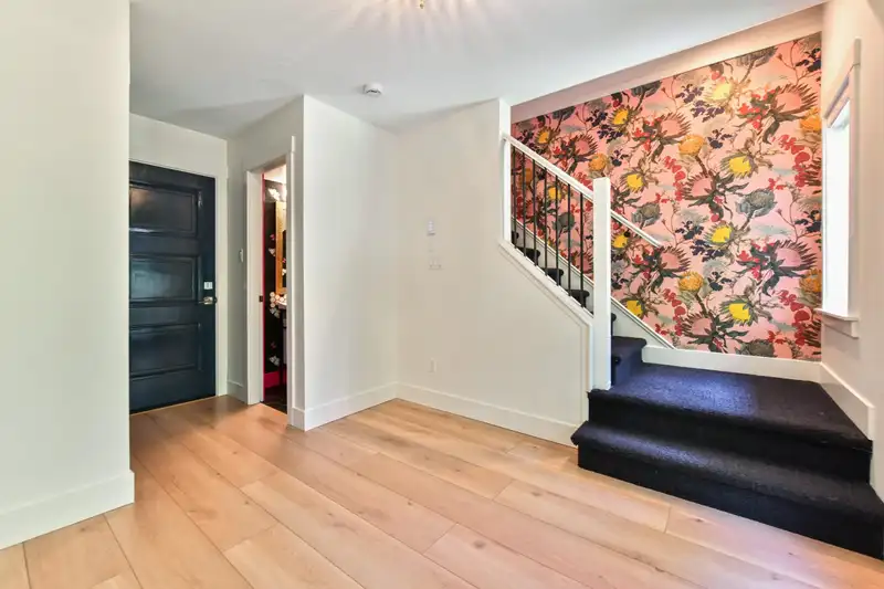 103 16488 64TH AVENUE - photo 3 of 25