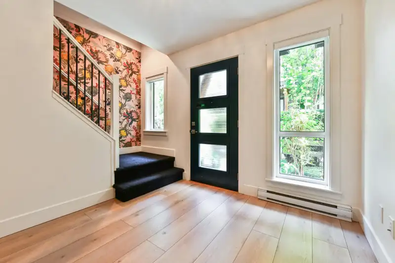 103 16488 64TH AVENUE - photo 4 of 25