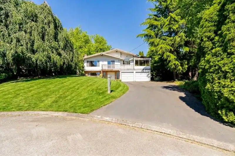 5462 BAKERVIEW DRIVE - photo 2 of 25