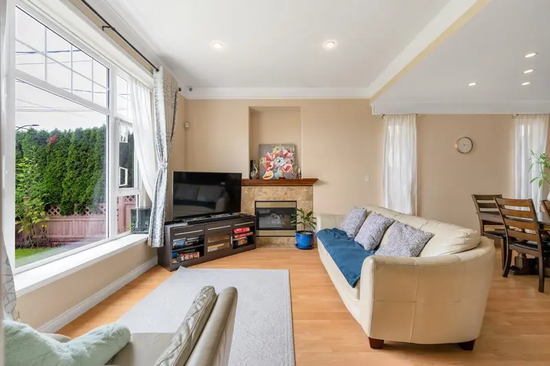 7119 10TH AVENUE - photo 3 of 25