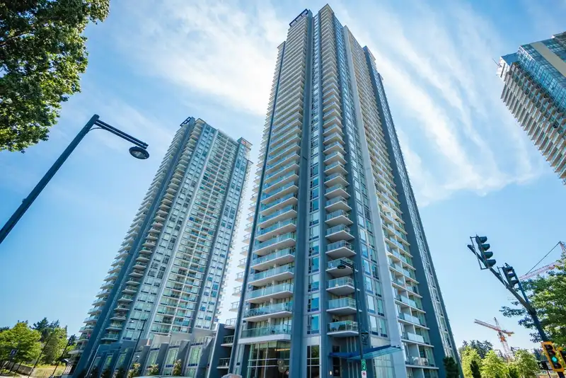 1115 13696 100 AVENUE - photo 1 of 36