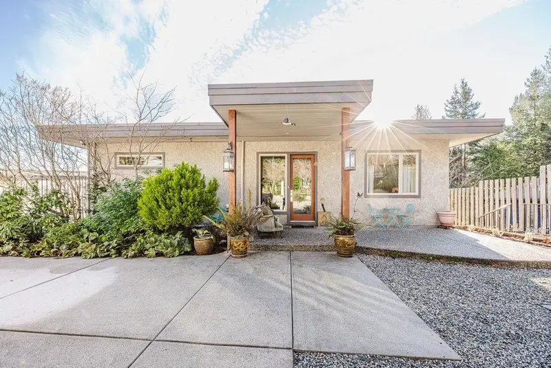 6260 SUNRISE BOULEVARD - photo 3 of 25