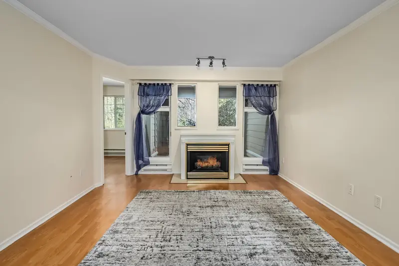 212 1200 EASTWOOD AVENUE - photo 4 of 25