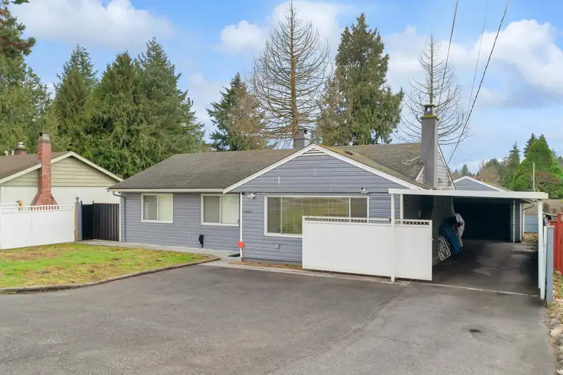 10053 MARY DRIVE - photo 4 of 40
