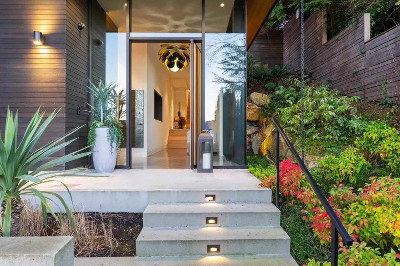 6252 OVERSTONE DRIVE - photo 3 of 25