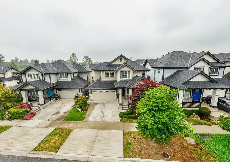 18065 67B AVENUE - photo 1 of 40