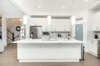 18065 67B AVENUE - thumbnail 10
