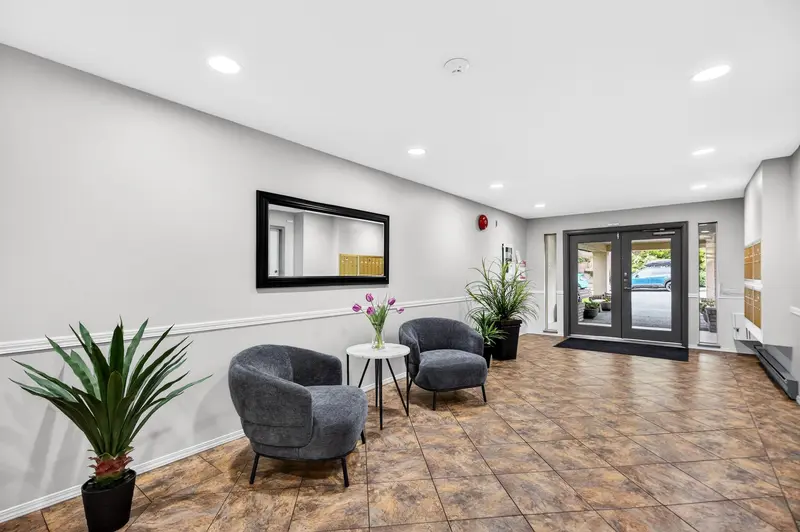 305 1488 MERKLIN STREET - photo 3 of 25