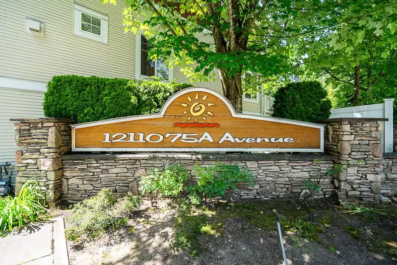 71 12110 75A AVENUE - photo 2 of 36