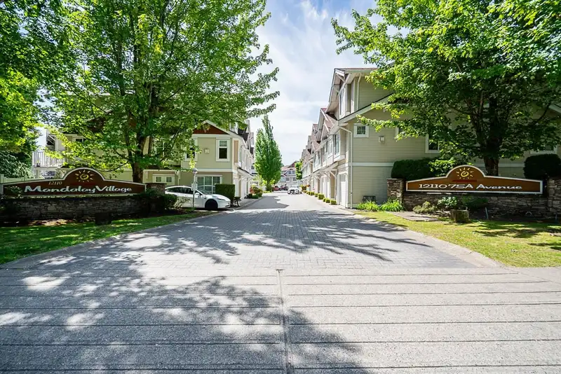 71 12110 75A AVENUE - photo 4 of 36