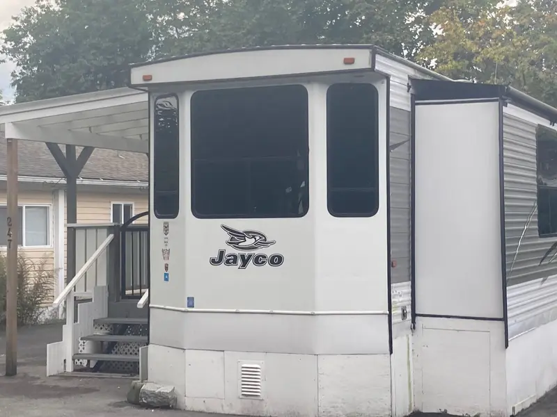 247 TOMAHAWK AVENUE - photo 2 of 25