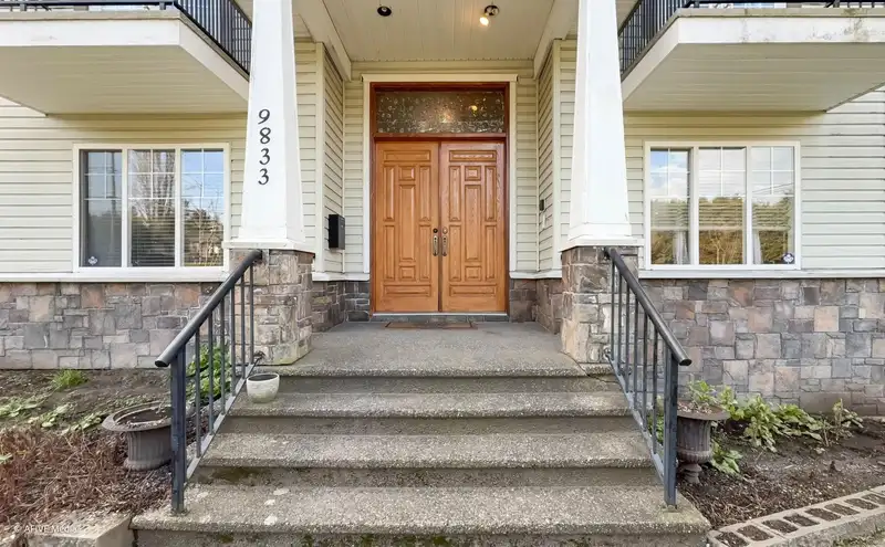9833 NE 128 STREET - photo 2 of 33