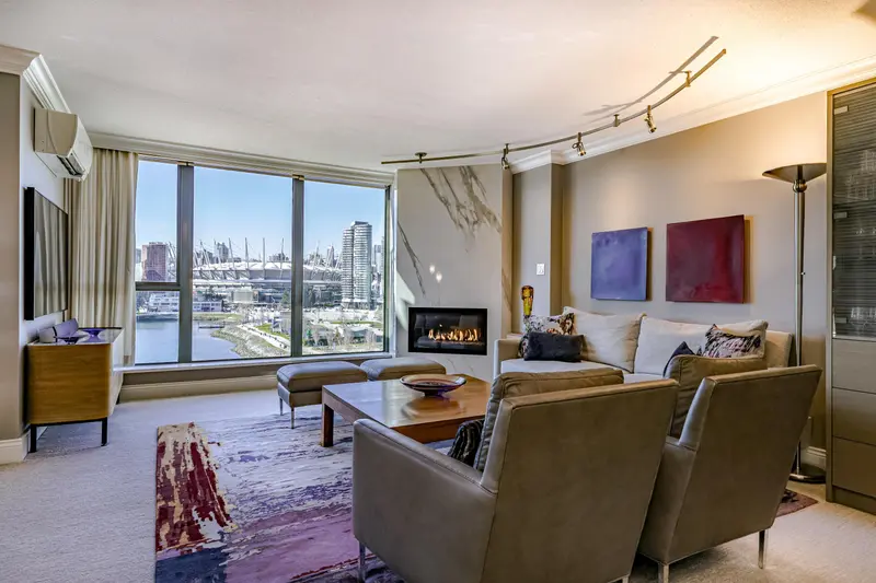 806 1088 QUEBEC STREET - photo 3 of 25