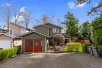 8168 132A STREET - thumbnail 1