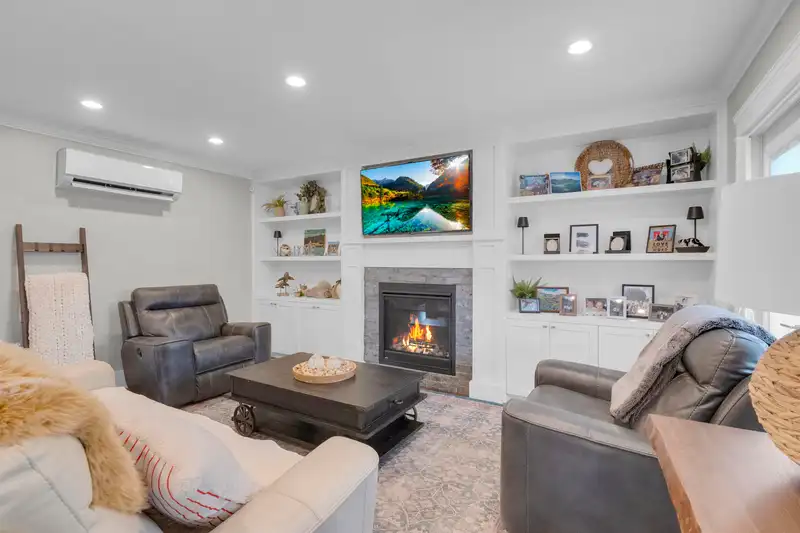 8168 132A STREET - photo 2 of 28