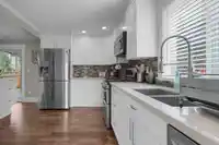 8168 132A STREET - thumbnail 7