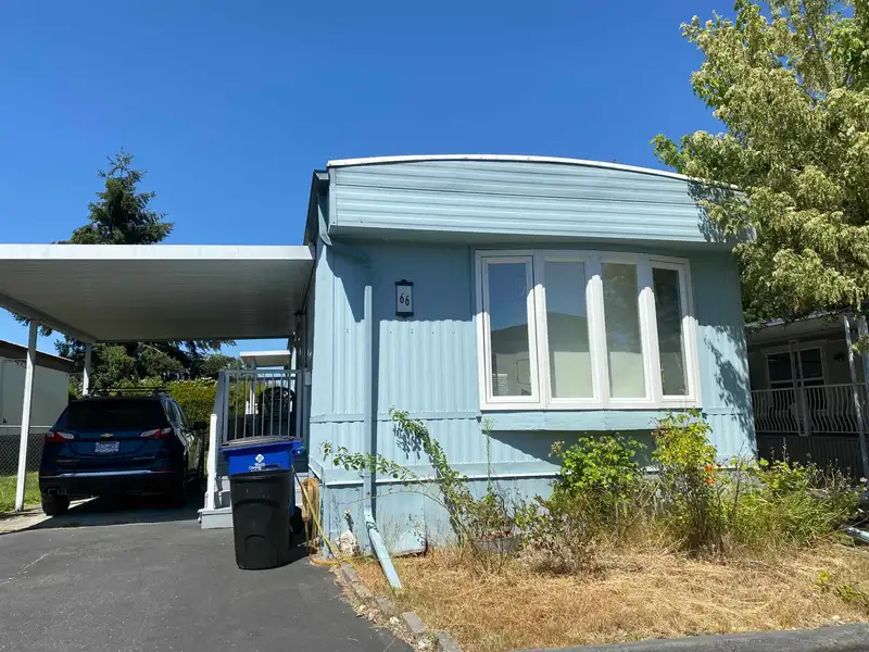 66 8254 134 STREET - photo 1 of 1