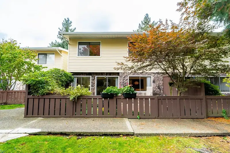 49 9378 122 STREET - photo 1 of 28