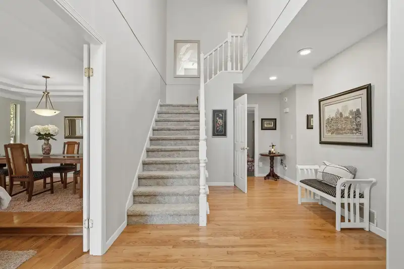 15069 82 AVENUE - photo 3 of 25
