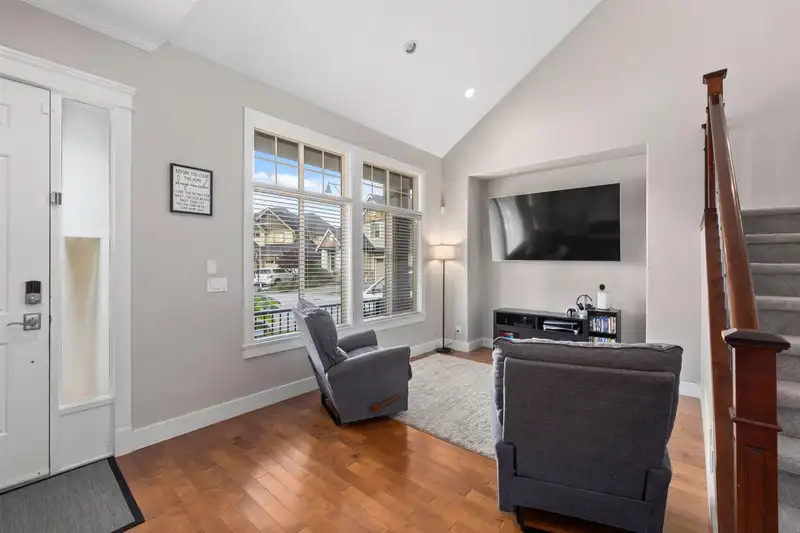 5972 163B STREET - photo 4 of 39