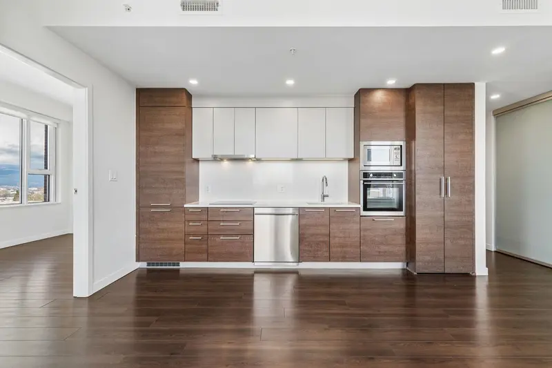 501 2508 WATSON STREET - photo 3 of 25