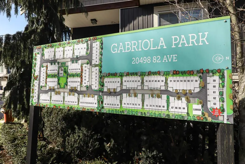 64 20498 82 AVENUE - photo 3 of 25