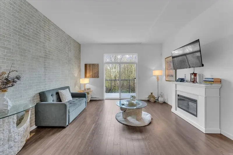 32 18681 68 AVENUE - photo 3 of 25