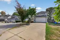 19478 61 AVENUE - thumbnail 2