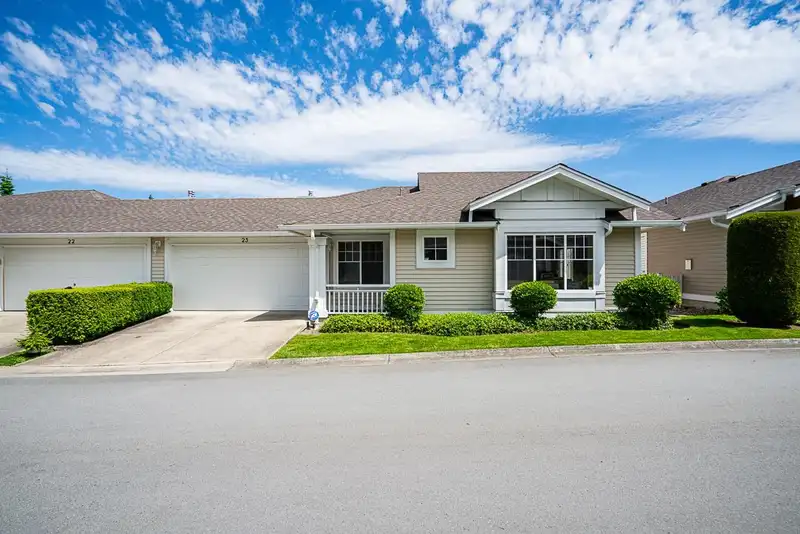 23 6885 184 STREET - photo 2 of 38