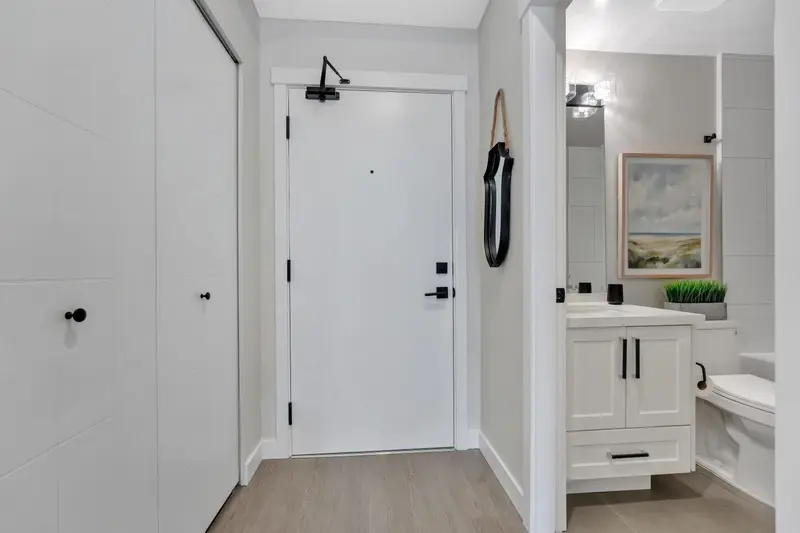 420 12143 223 STREET - photo 3 of 25