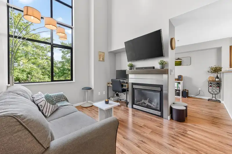 416 10866 CITY PARKWAY - photo 1 of 24