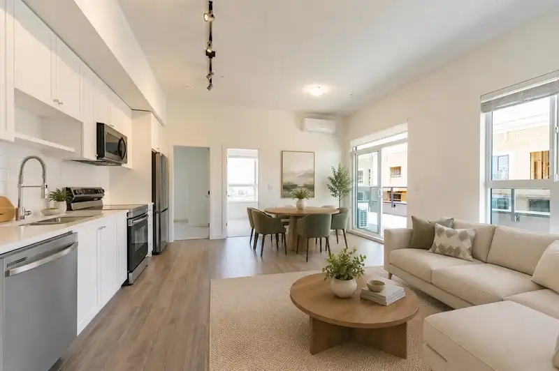 607 15735 85 AVENUE - photo 3 of 20