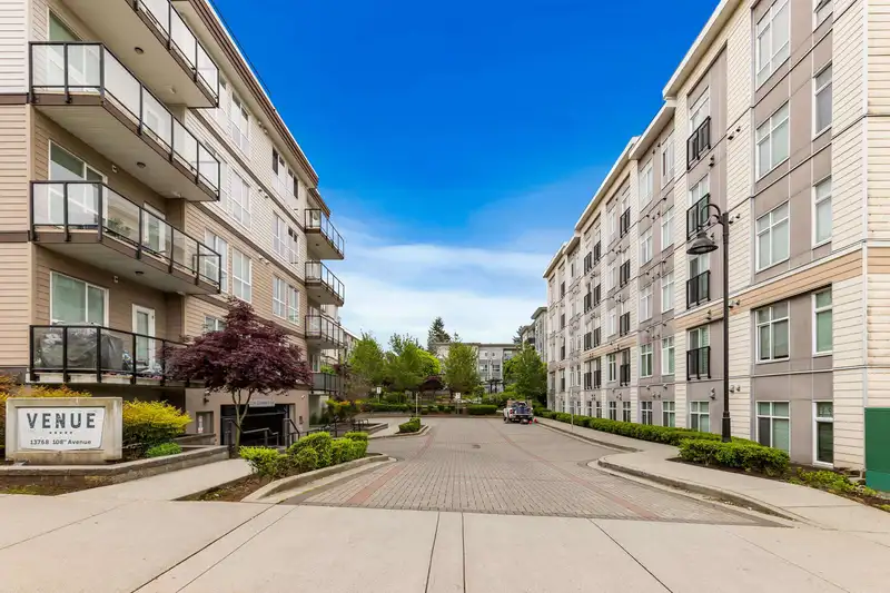211 13768 108 AVENUE - photo 4 of 32
