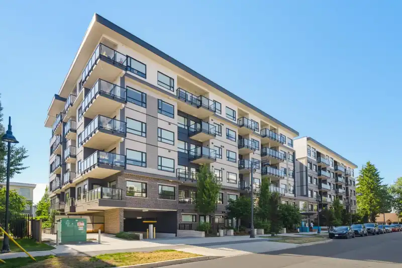 212 10777 138 STREET - photo 1 of 27