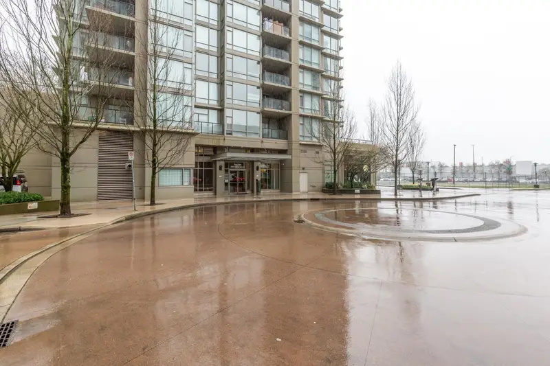 2001 2980 ATLANTIC AVENUE - photo 2 of 25