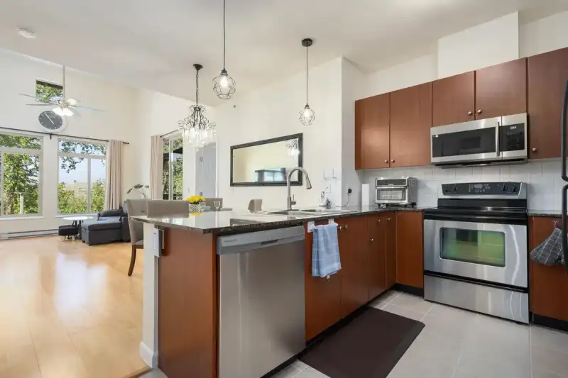418 10180 153 STREET - photo 1 of 37