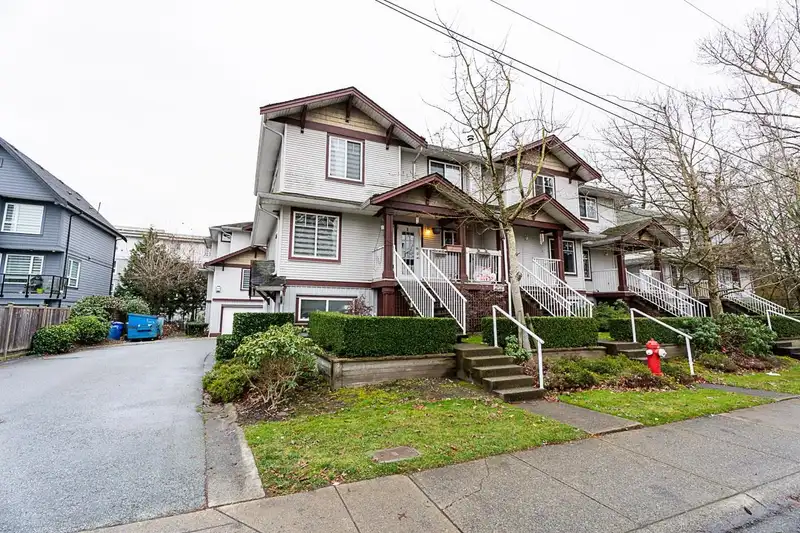 1 12070 76 AVENUE - photo 2 of 27