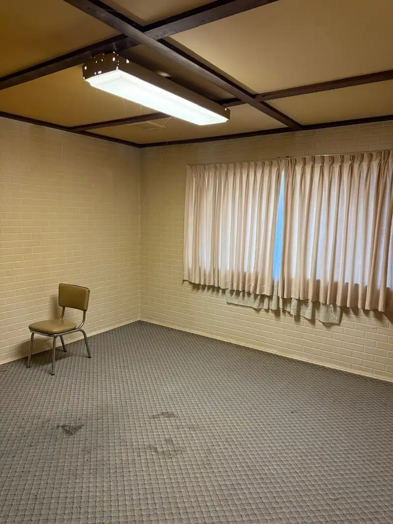 6738 128B STREET - photo 2 of 29