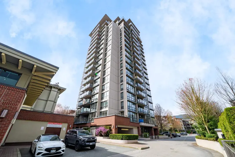 702 2959 GLEN DRIVE - photo 2 of 23