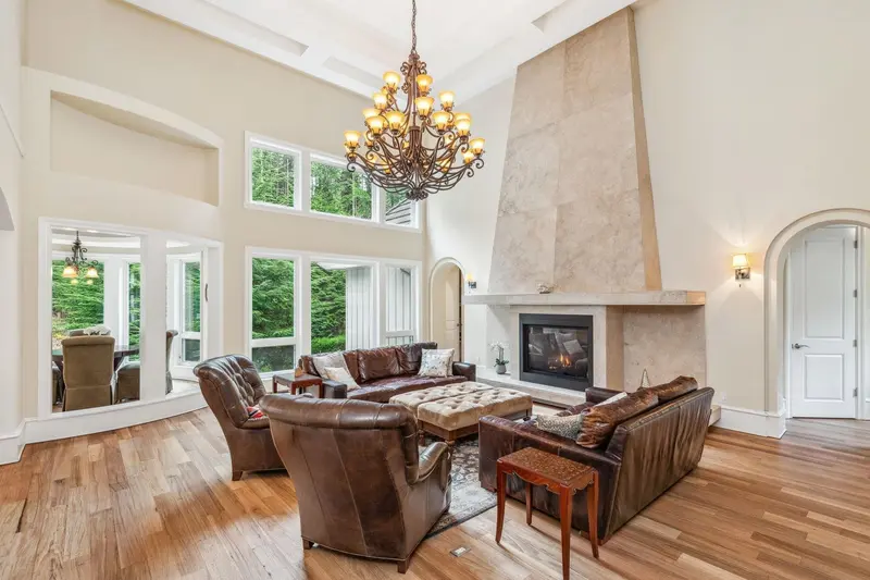 320 FORESTVIEW LANE - photo 2 of 25