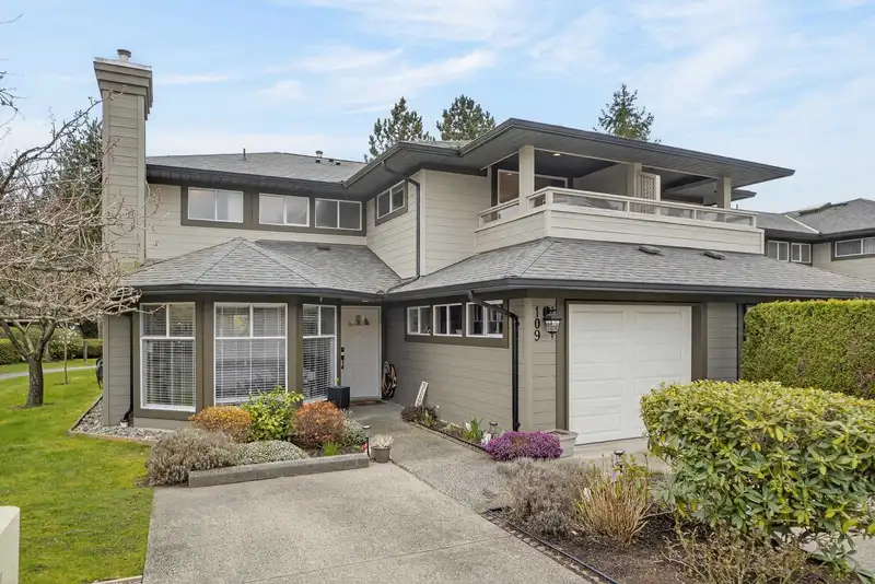 109 16080 82 AVENUE - photo 1 of 40