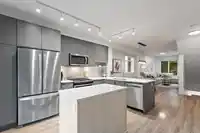 6 9718 161A STREET - thumbnail 13
