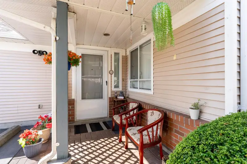 130 14154 103 AVENUE - photo 4 of 40