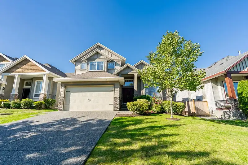 15079 67A AVENUE - photo 1 of 39