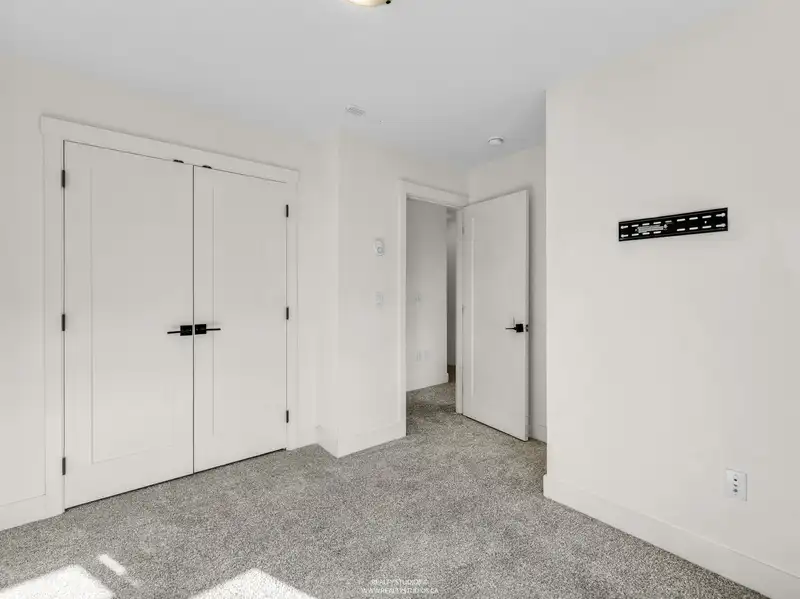 13 14057 60A AVENUE - photo 4 of 40