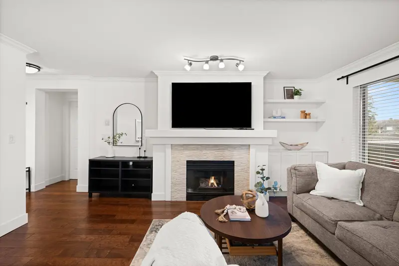 304 20110 MICHAUD CRESCENT - photo 4 of 25